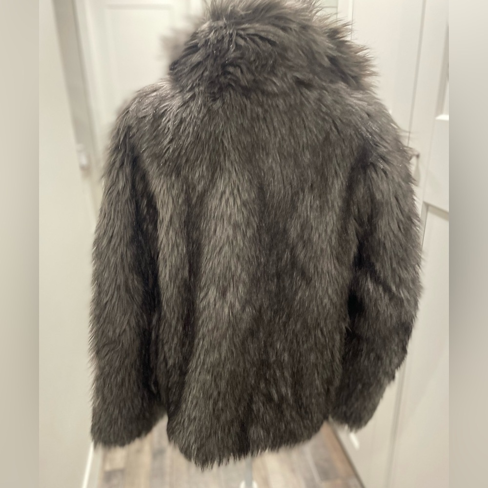 Faux Fur Coat / Jacket / Outter wear - Picture 5 of 11